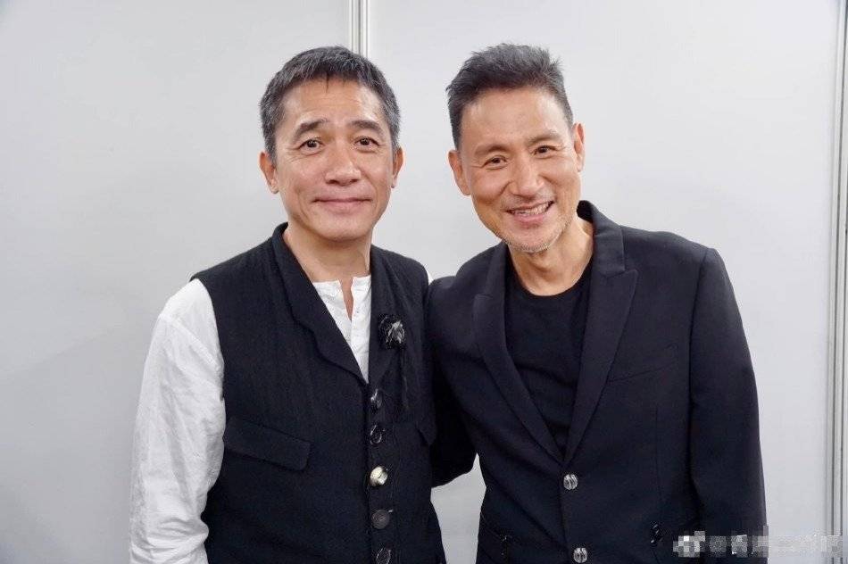 成龙张学友张家辉梁朝伟刘德华同框合影_蔡卓妍_巡礼_谢霆锋