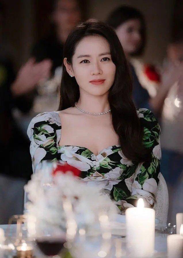 孙艺珍新剧《爱的迫降》甜蜜追爱,却被指演得太尴尬?_剧中_玄彬_演技