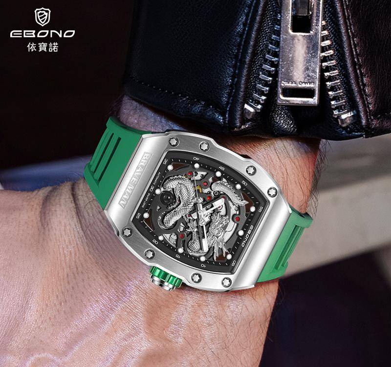 依博诺8850gkab透过表盘,可见若隐若现的机芯运转两下,金龙盘旋其中