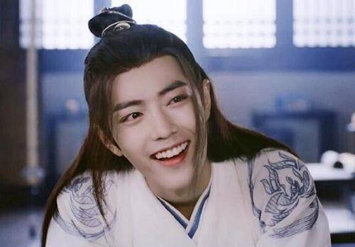 魏无羡反驳说,他以符咒为咒,以笛为规.怎么会是鬼道?其实这三个月