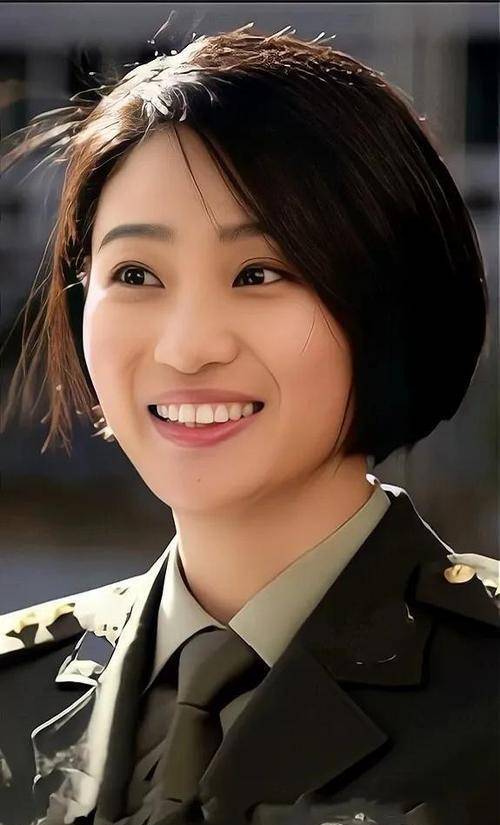 别糟蹋剧本了,看看这8位女星演的飒爽军人!_颜丙燕_璐霞_程愫
