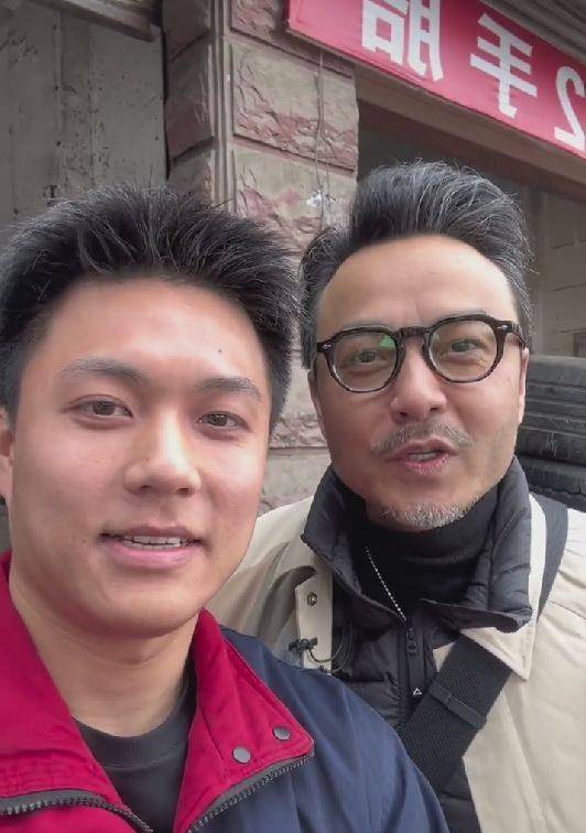 48岁汪涵与网红合拍,胡子白了满皱纹,发际线后移尽显沧桑_李翼_杨乐乐