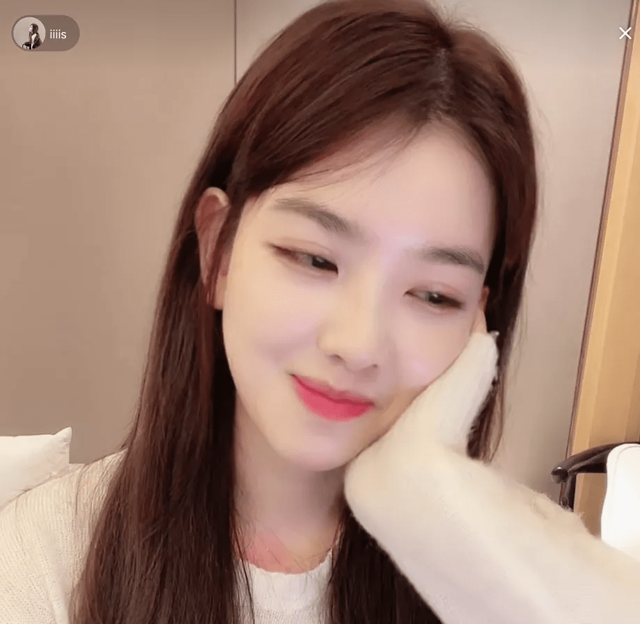 父母都已经有了各自的家庭,她成了多余的那一个,所以孙一宁常年在外