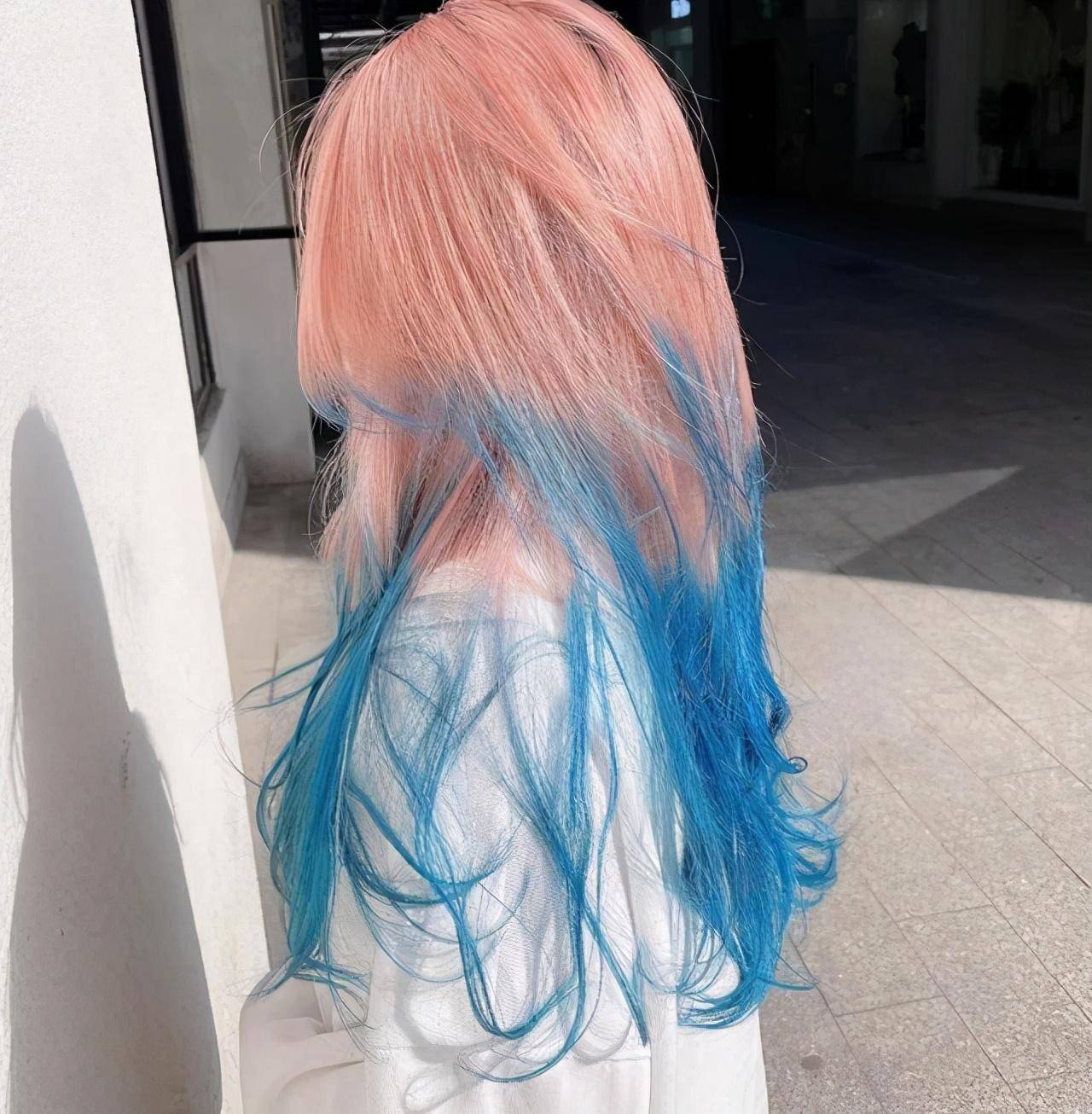 还在染黄头发?别土了,2023流行的"拼色染发",显白新潮_女生_肤色_颜色