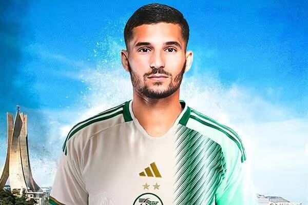 里昂中场球星乌桑·奥瓦尔周五官方宣布，自己将改为代表阿尔及利亚国家队出战