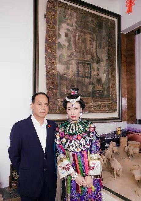 白彦虎后代:男儿爱李小龙,女儿梳燕燕毛,老人家常说根在陕西_东干人