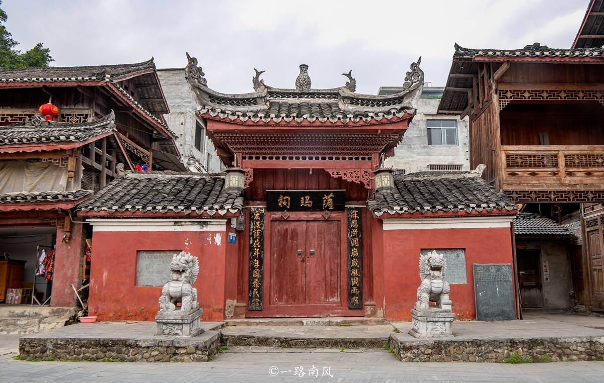 世界最高最大的侗族鼓楼,位于贵州天下第一侗寨,不用一钉一铆_三宝