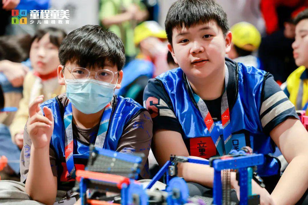 vex亚锦赛战报来啦 童程童美战队斩获22个奖项,孩子收获的远不止成绩