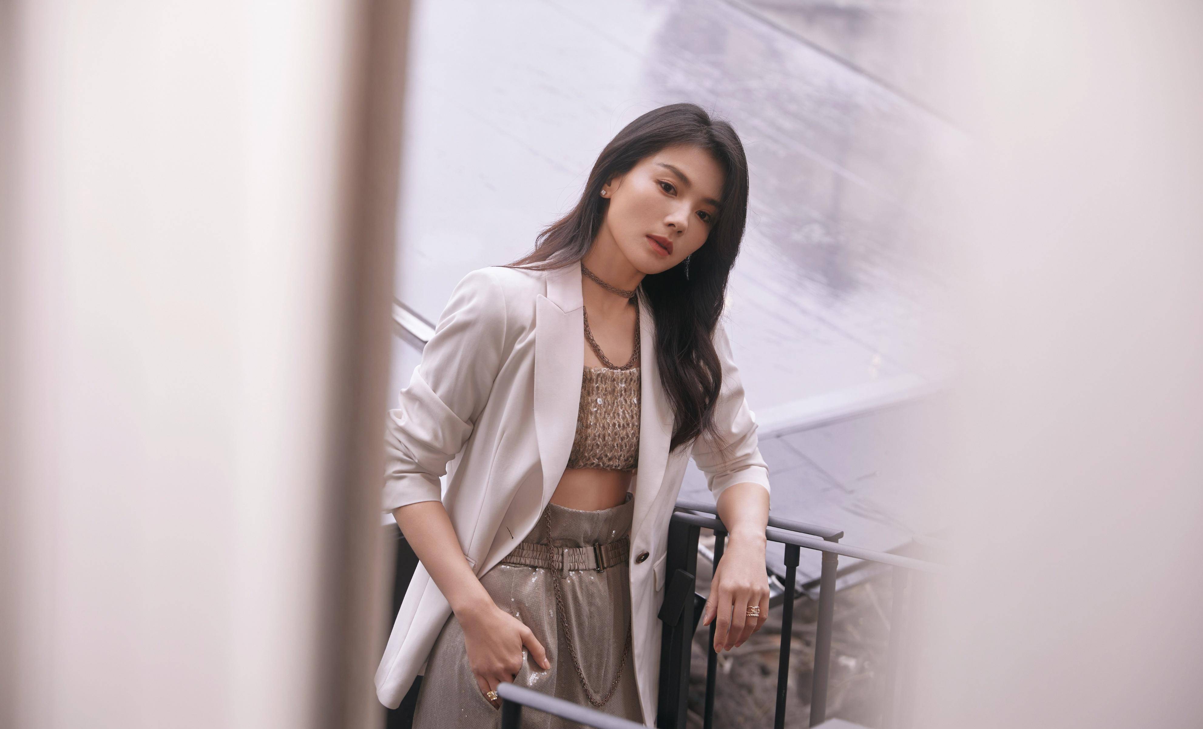 米兰时装周:李宇春最妩媚,刘涛最性感,肖战最少年,程潇最丰满_造型