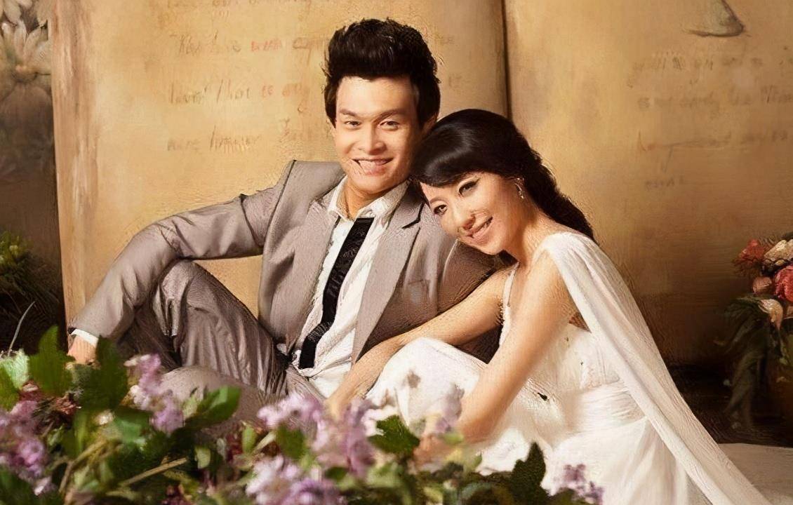 赵大叔徒弟小沈龙为了红,让老婆给两男两女洗脚,网友,无下限_马洪涛