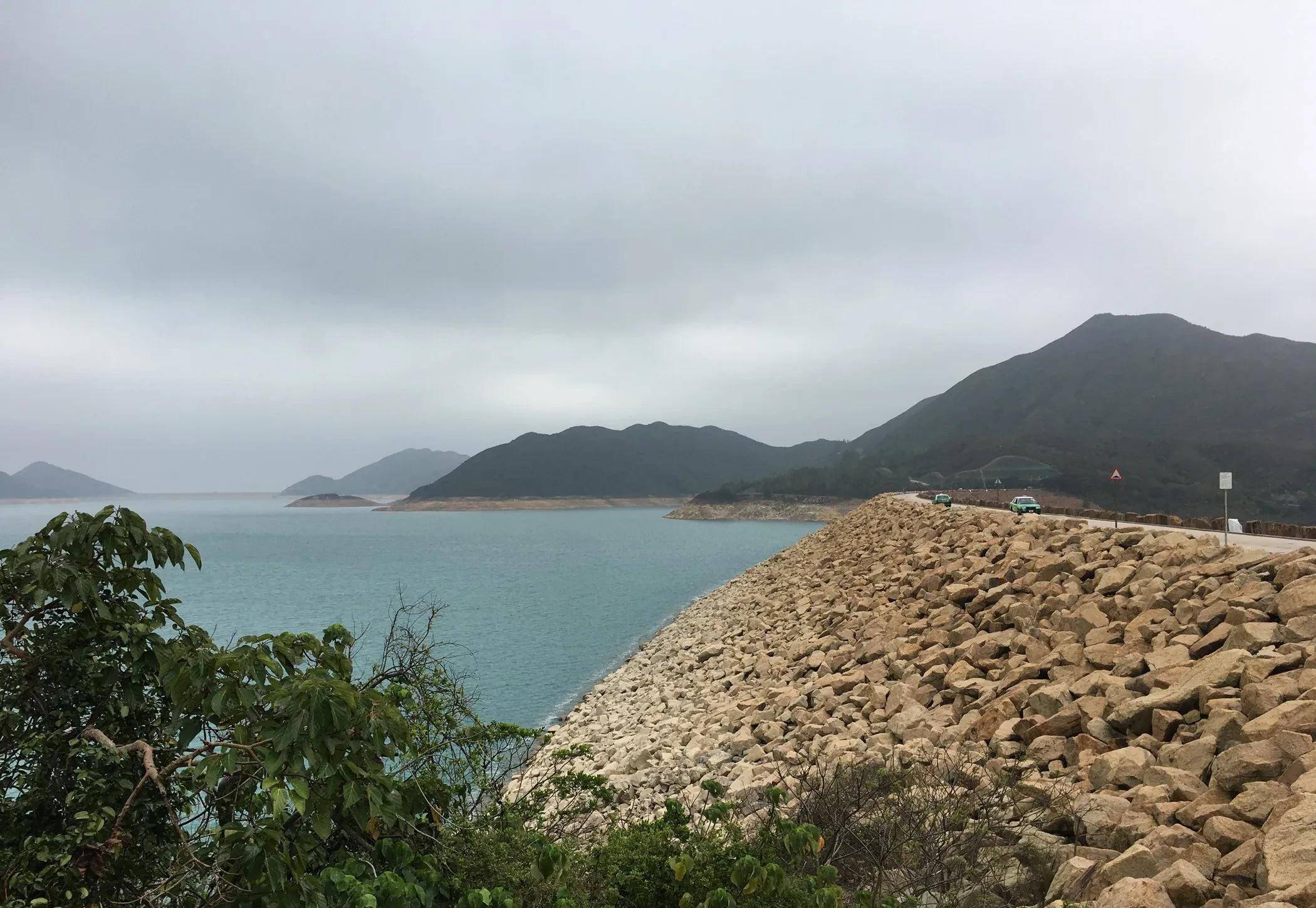 徒步日記:香港麥理浩徑一,二段,還遇見野豬蛇猴子_西貢區_萬宜水庫