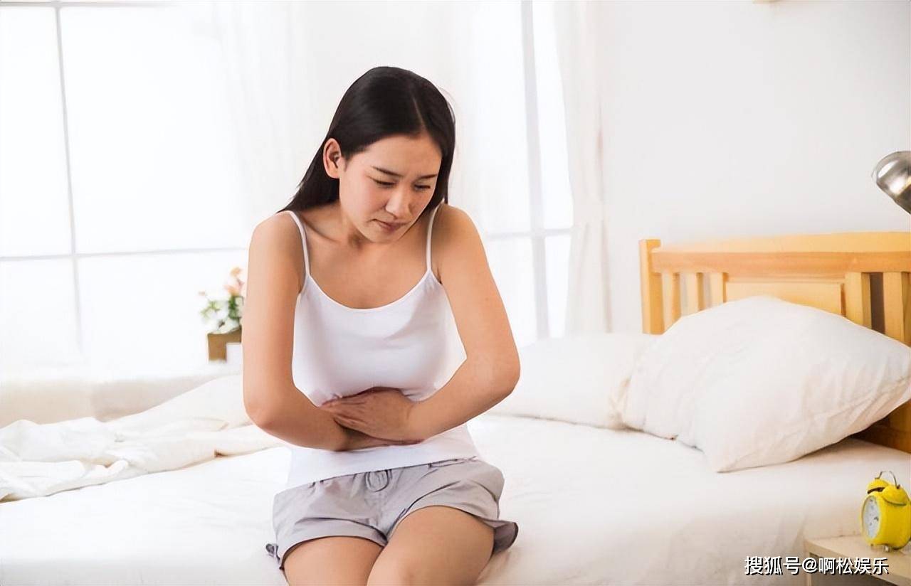 女性来"大姨妈"时,出现血块,是疾病征兆吗?