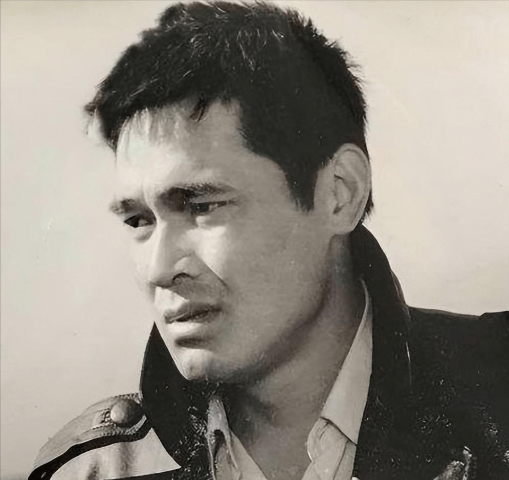 《乌龙山剿匪记》36年演员现状,钻山豹单身至今,四丫头因戏分手