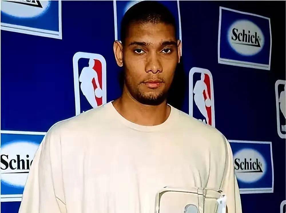 石佛,蒂姆.邓肯职业生涯赚了多少钱?历史第一大前_合同_马刺队_金额