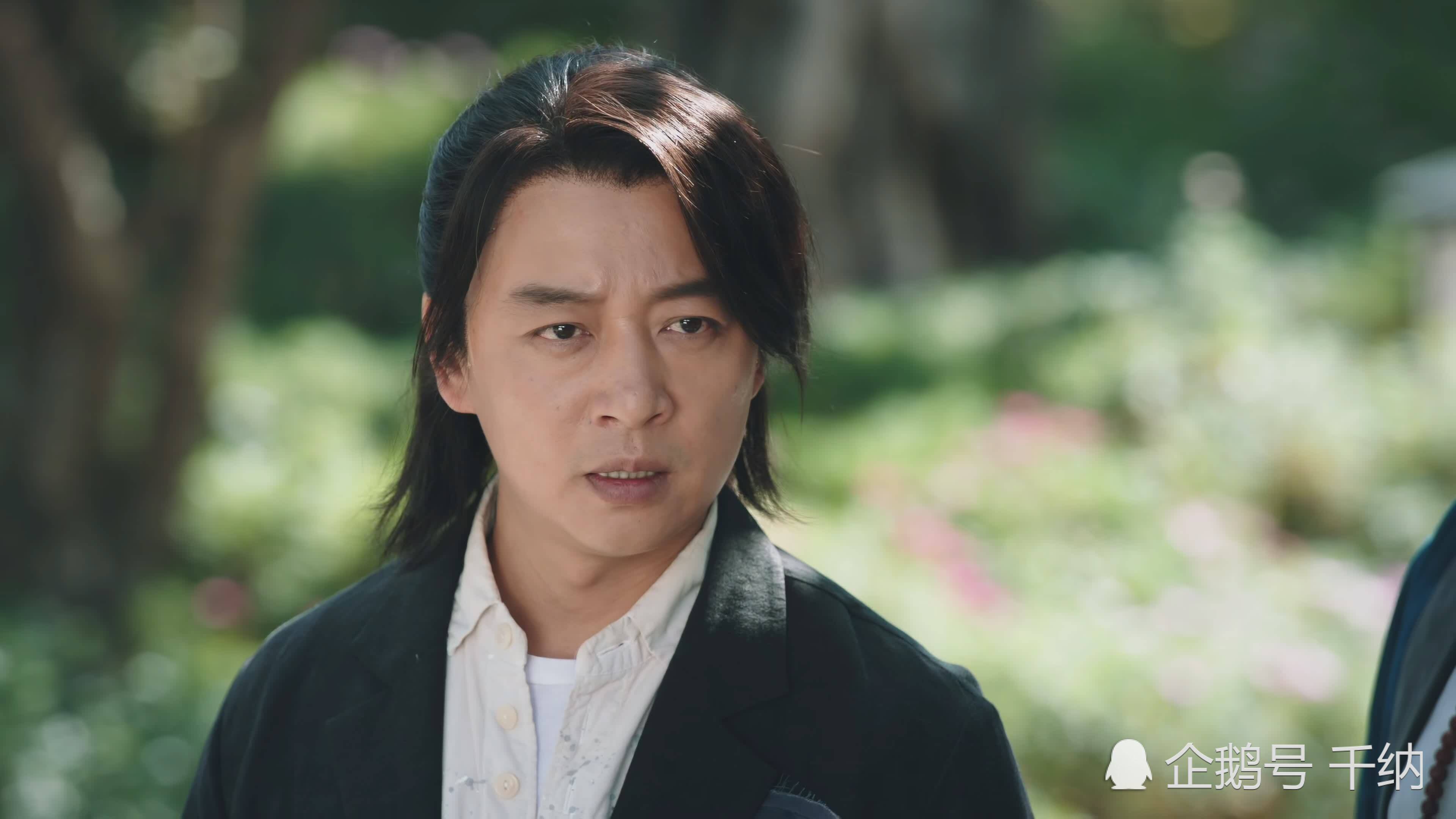 司藤:白金也算苡族,为何从不偏帮司藤白英?