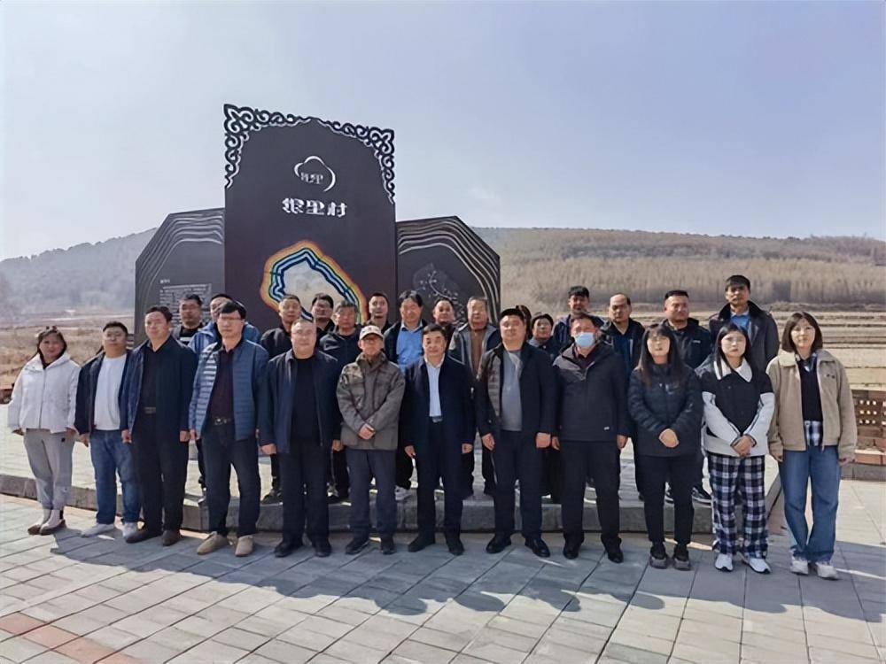 围场县四合永镇领导班子一行观摩学习先进经验 全面推进乡村治理_工作