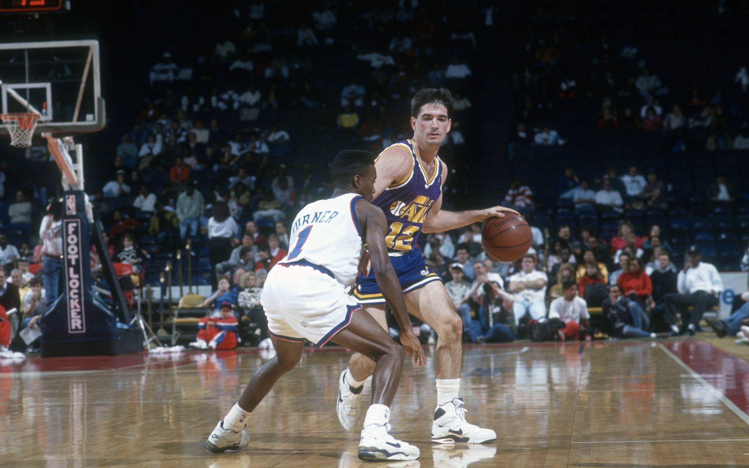 全场12中9砍下24分,同时在加时赛爵士全队得到的9分内,斯托克顿独揽7