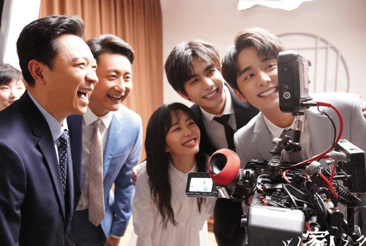 特意在评论区晒合照,和谁关系好很明显_谭松韵_宋芳园_家人