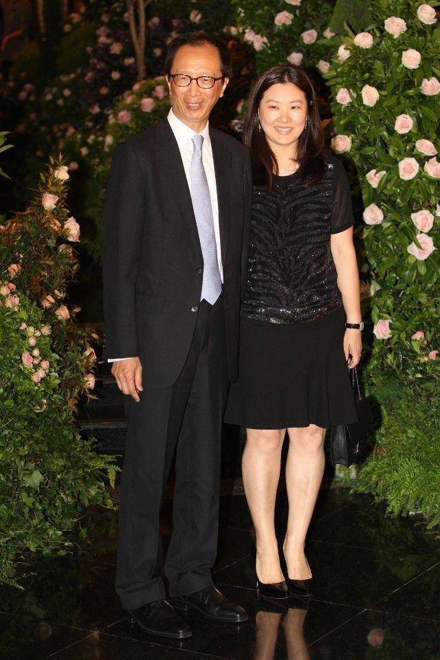 传奇梁锦松：与伏明霞再婚21年，他的前妻后来怎样了？_谭淑芬_中国香港_工作