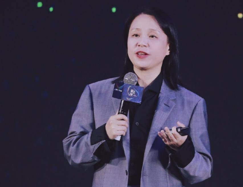 龙丹妮打黑速度遭围观调侃,网友赋诗嘲讽:这速度对艺人来说多好啊!