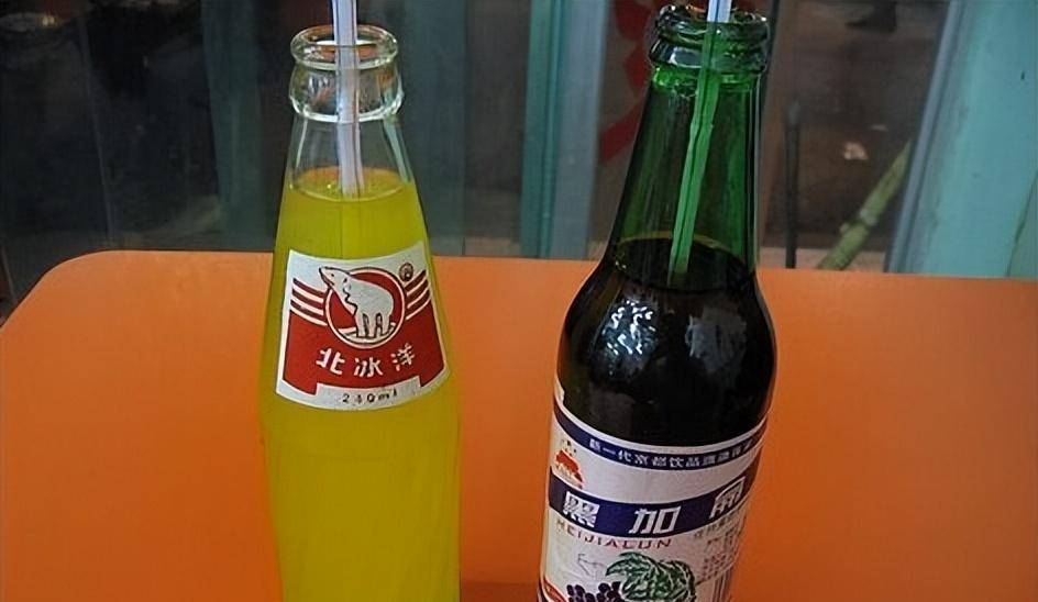 美登高大紅果冰棍酸甜可口的老式冰棍,山楂味超濃,帶著冰碴兒,吃一根