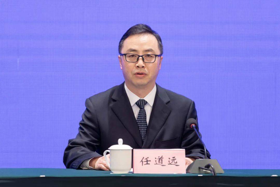 国家广播电视总局网络视听节目管理司副司长任道远表示,中国网络视听