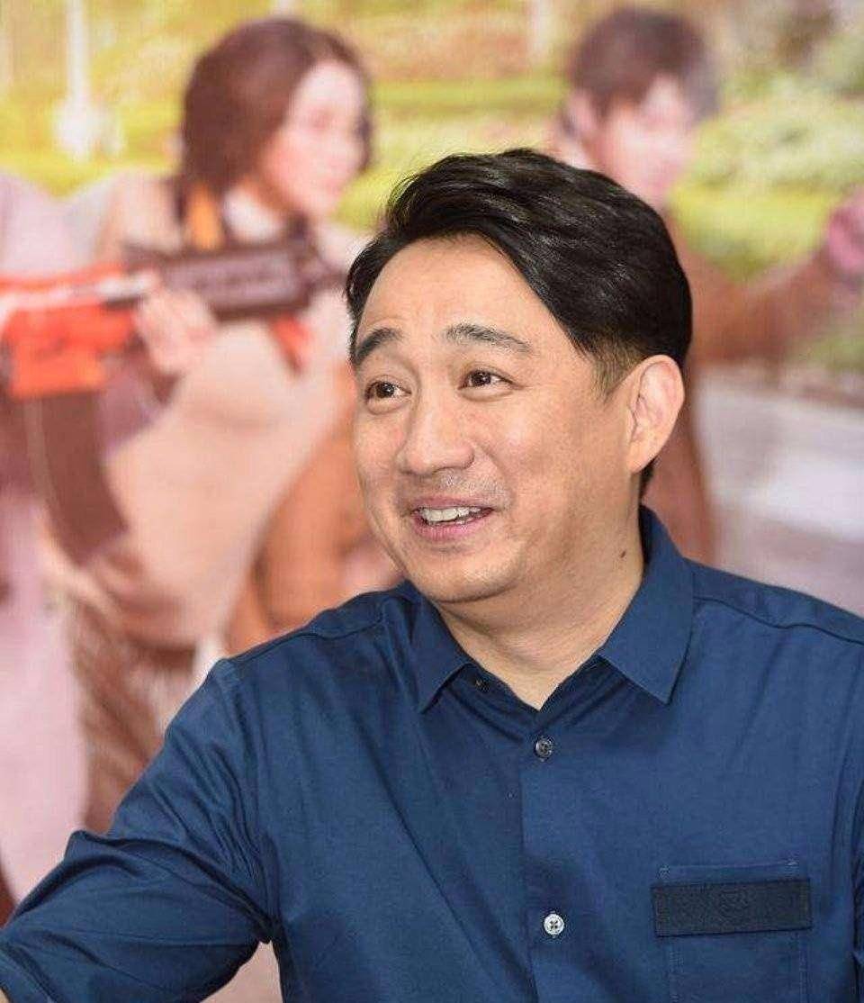 黄磊晒美食照,配文暗含深意_北电_教学_网友