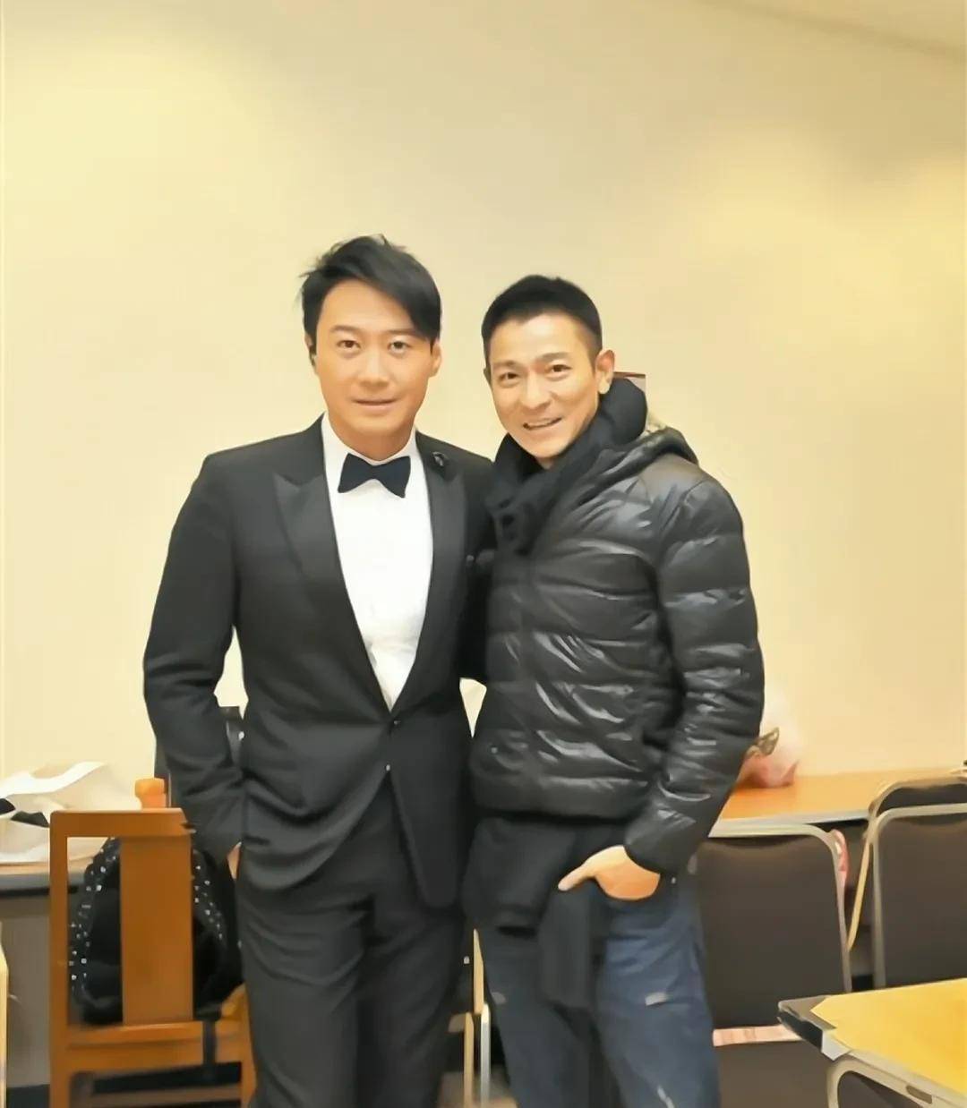 黎明和陆毅合影,他的脸型是比陆毅更大,但也不能代表黎明的脸就大