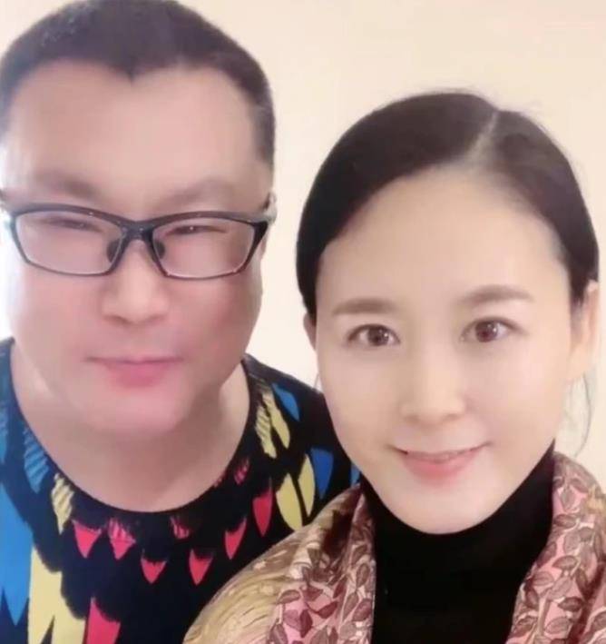 尹相杰生活近况曝光,带小16岁妻子出道,女方婚前是一位拍卖师_对方