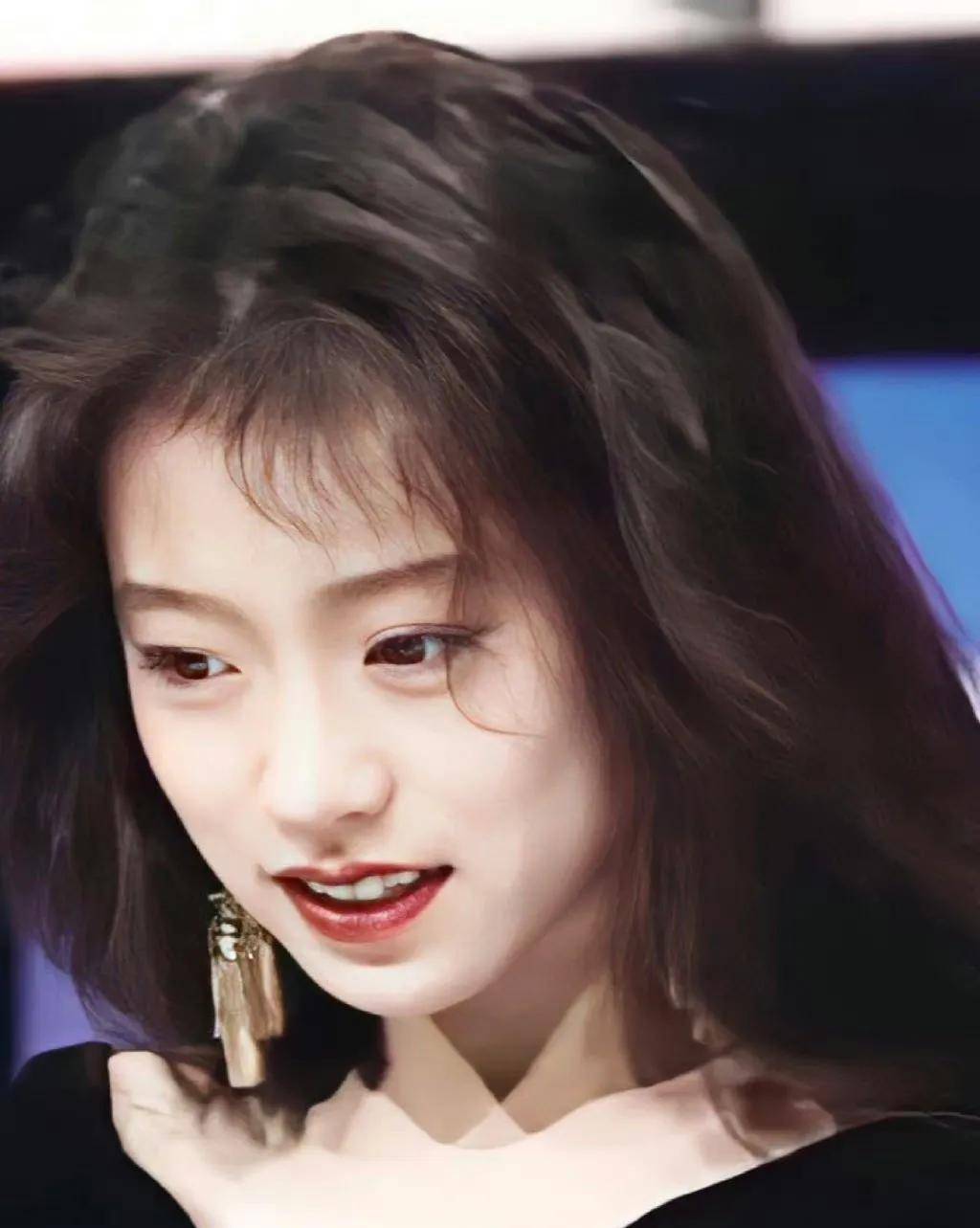 中森明菜董洁,仙女落泪碰上纯欲天花板,俩人感情令人心生叹息_昭和