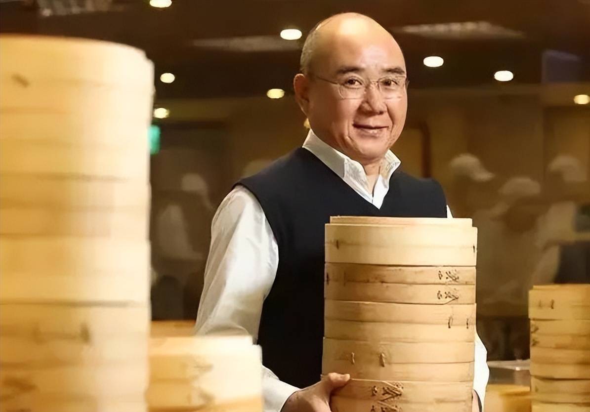 鼎泰丰创办人杨秉彝离世,成龙和周星驰都曾经是鼎泰丰座上客_杨先生