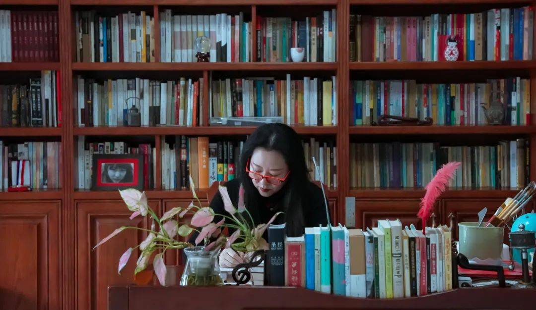 第一届"艾青诗歌奖"获奖者访谈 | 著名诗人潇潇:在诗意人生中触摸极致