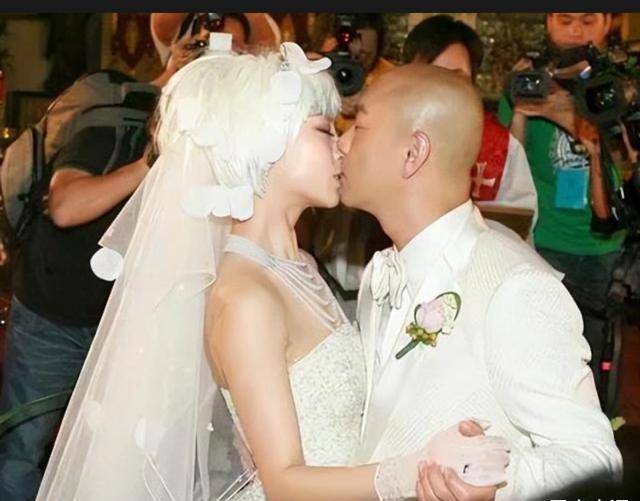 婚后,张倩两次怀孕,但都因身体原因流产.