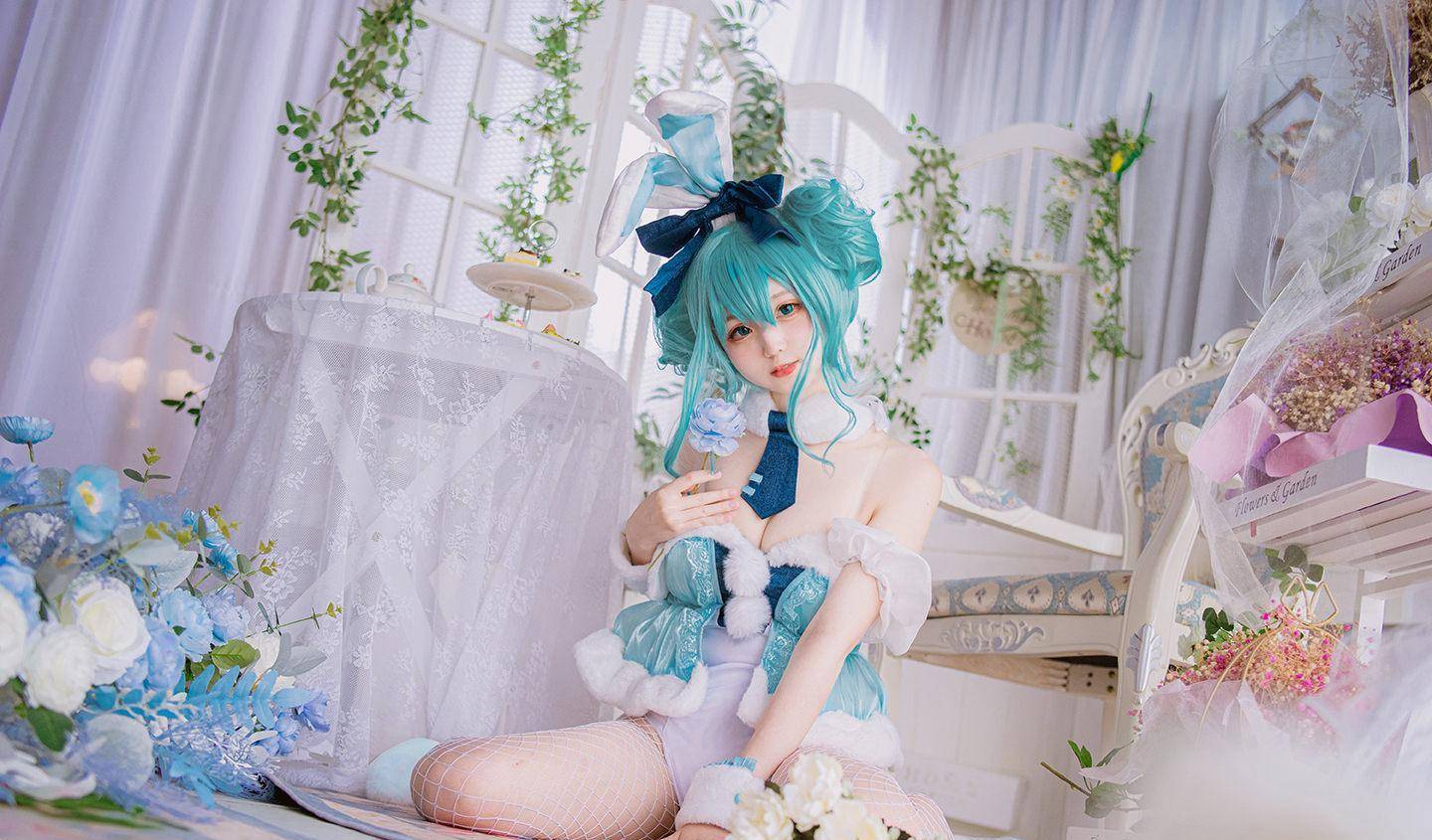 虚拟歌星初音未来兔女郎cosplay写真