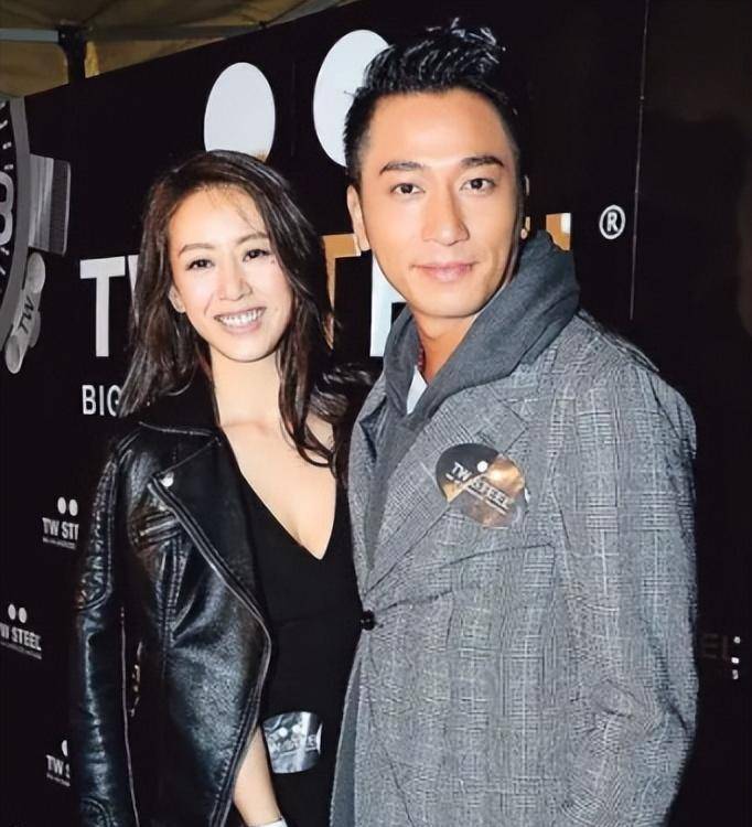 吴卓羲:遭张馨予借照逼宫,后与人妻泳池戏水自毁星途_照片_李元玲