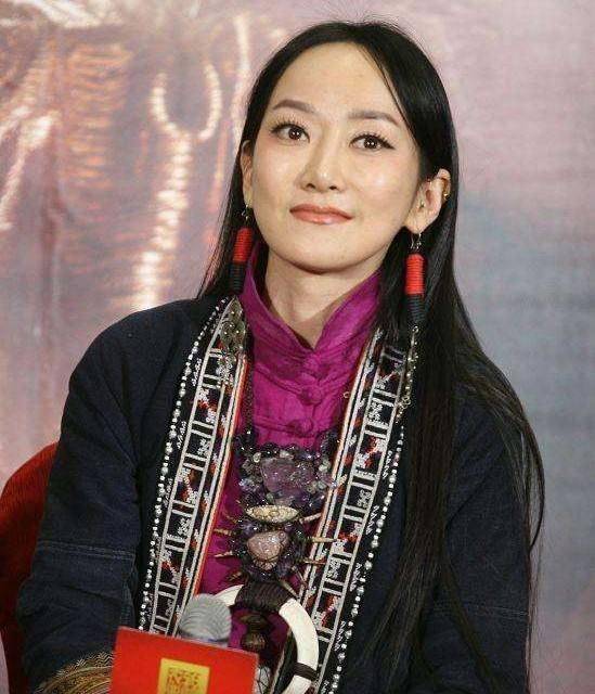 "萨顶顶:假唱翻车被金星深扒,与富豪相识1小时领证_贾玲_丁太升_高音