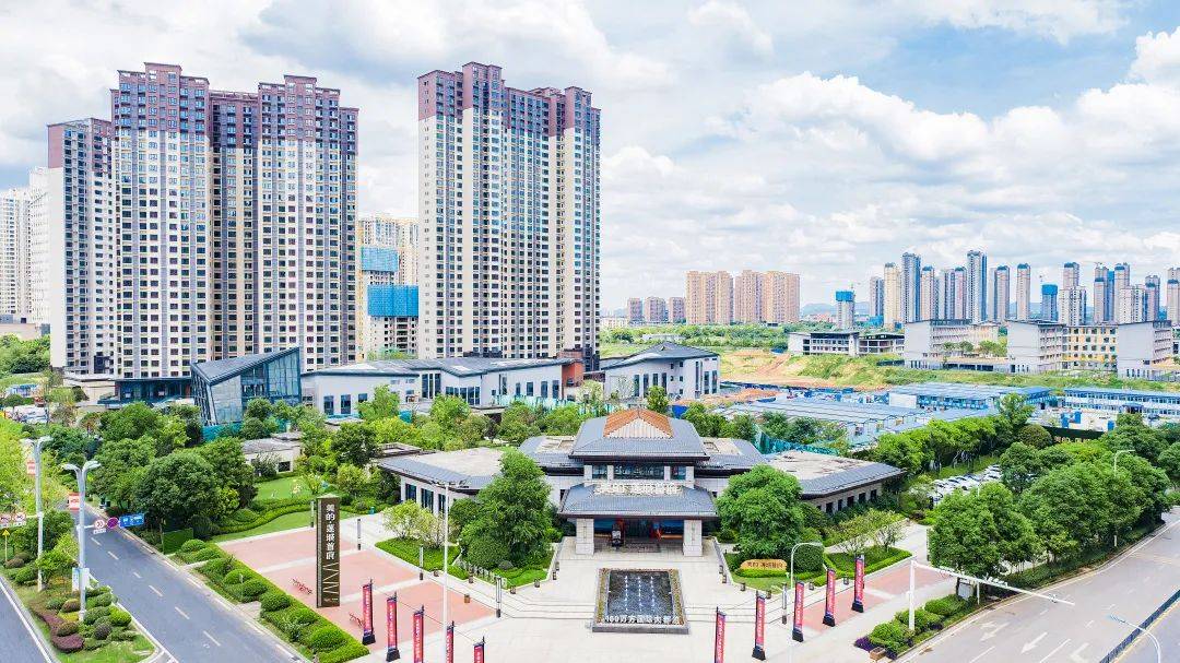 【湖南省湘潭美的莲城首府】售楼部免费咨询热线:400-022-8887-9999