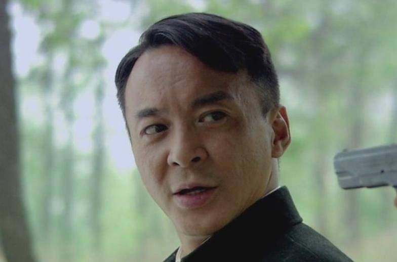 石文中:《潜伏》里李海丰,演技精湛但戏红人不红,54岁婚姻成谜_孙红雷