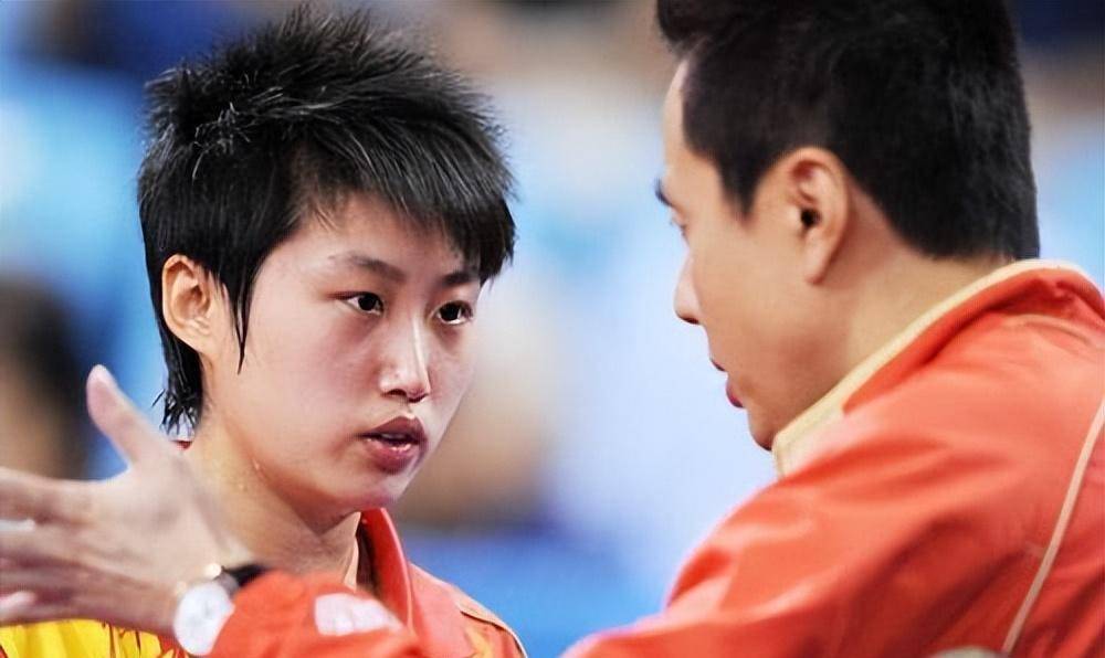 64岁施之皓现状:赴巴新执教,二婚娶弟子李楠,弃用郭跃引争议 !