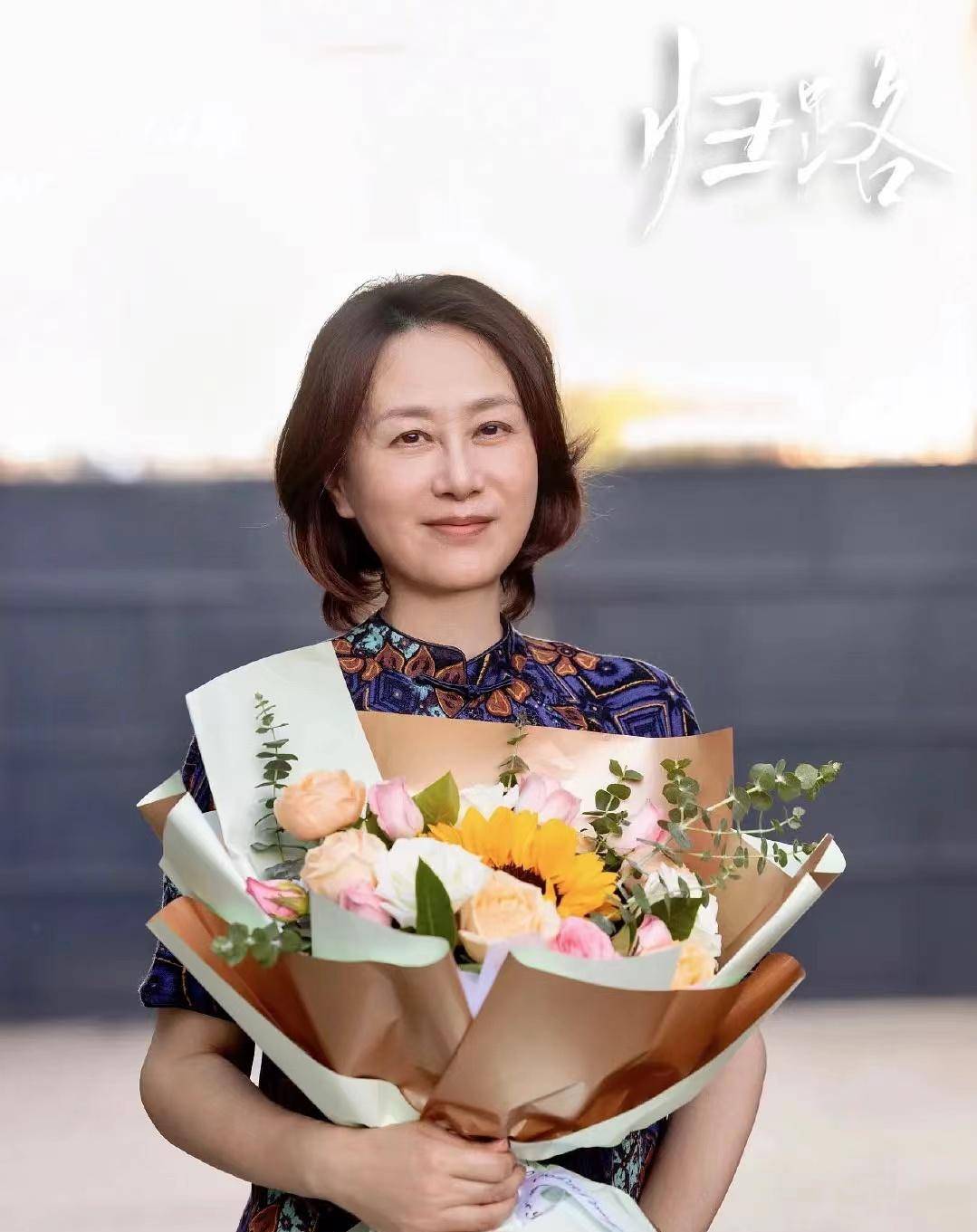 吳玉芳今年已經60歲了,她現在也算是婆婆媽媽的專業戶,在很多影視劇中