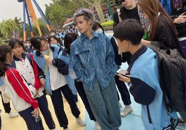 除了套路璐殷世航就是大家的关注焦点,如果不是套路