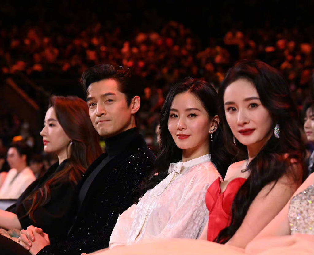 2023腾讯星光大赏名单出炉：百位明星齐聚，网友：有红毯就能赢过微博_搜狐网