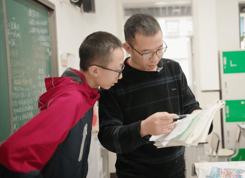 多地教师与编制脱钩，“铁饭碗”概念将被打破，师范生该何去何从