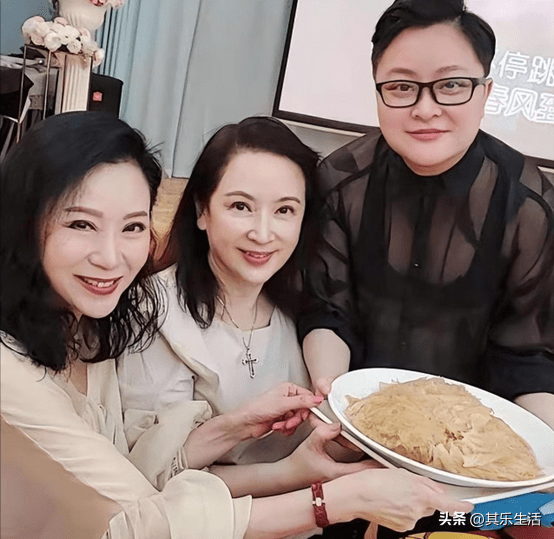 韩冬冬 饰 张丽华作为舞蹈演员出身的韩冬冬在《唐太宗李世民》中饰演