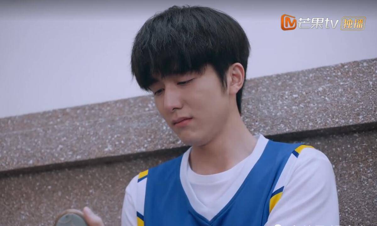 下一个转折,凌霄将跟随陈婷前往新加坡,而贺子秋将跟随养父前往英国