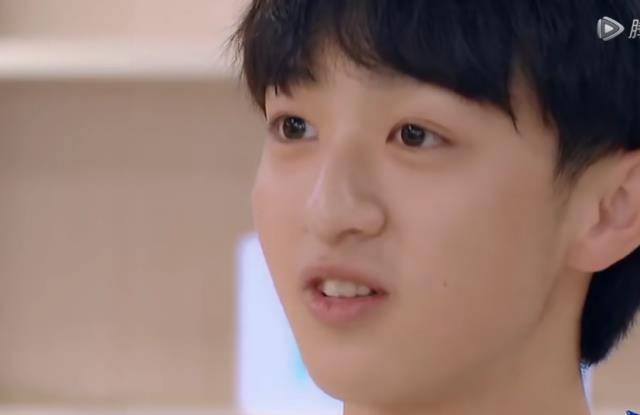 《创造营》第二次公演,吴季峰成点赞王,酷似何洛洛的他终于发光_挑战