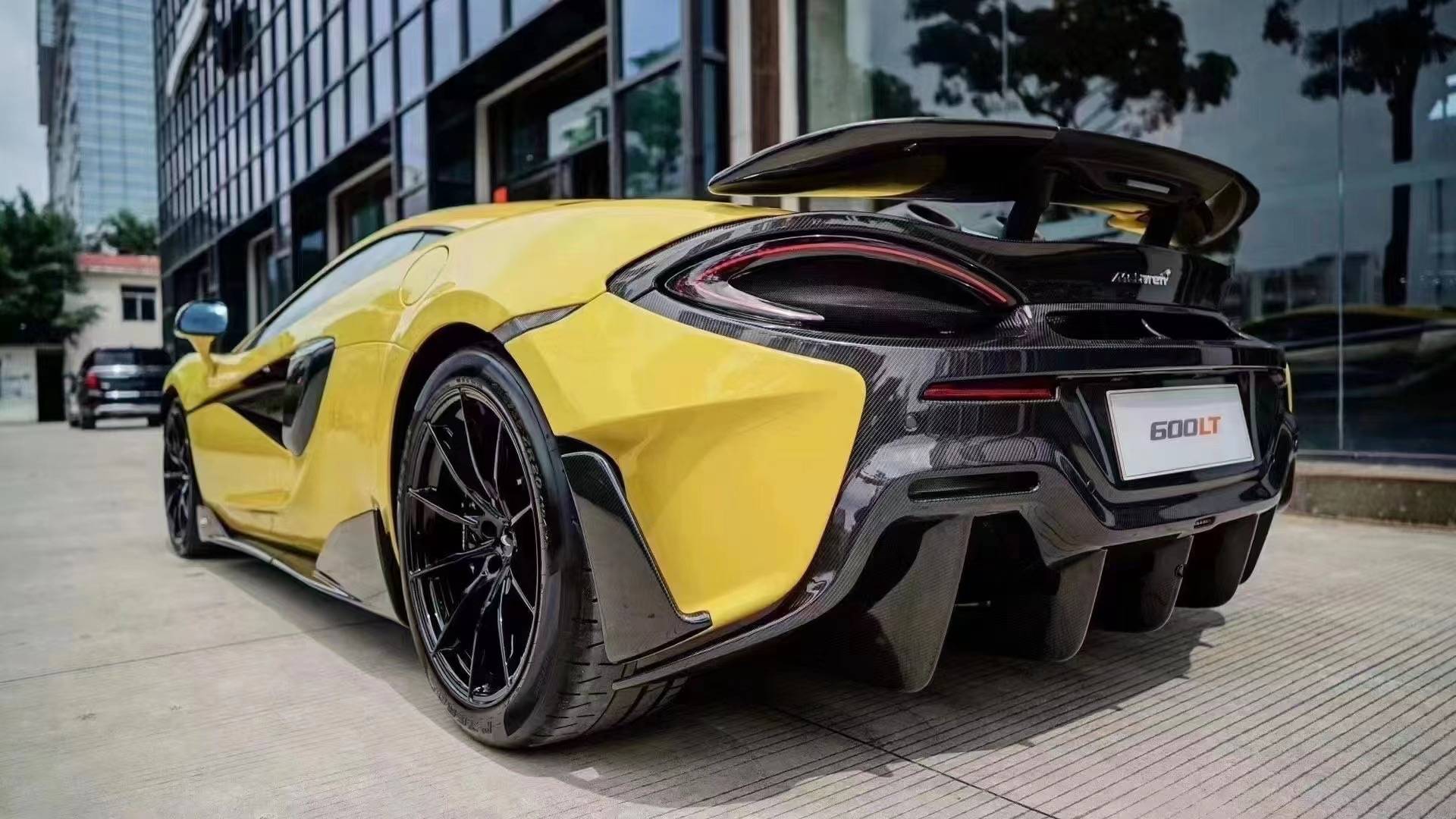 迈凯伦600lt coupe 稀有带碳纤维赛车座椅_搜狐汽车_搜狐网