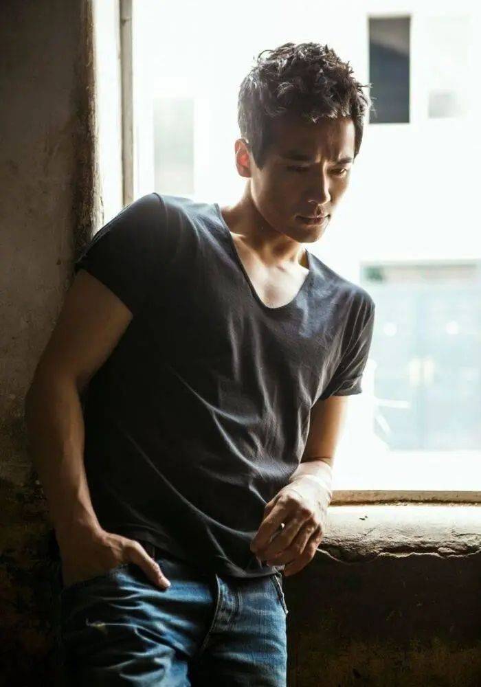 高云翔现状:无人关注也落得清闲,留长发气质都"变"了!