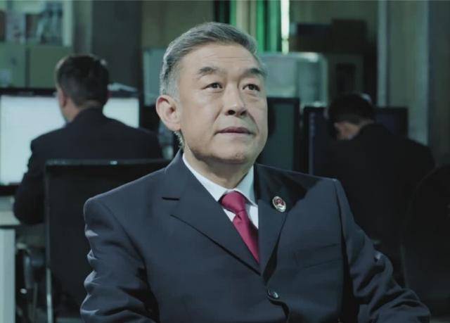 李达康就是秘书过来的,已经成为了京州的市委书记,也是汉东的省委常委