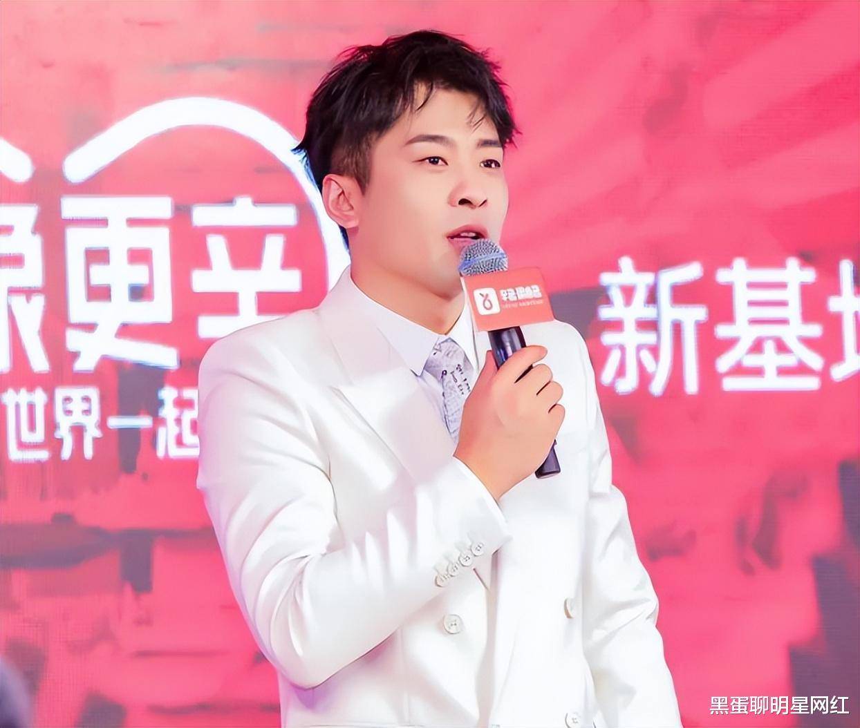 辛巴开启出镜预约,旗下艺人陆续回归,公司合伙人暗讽情感主播!